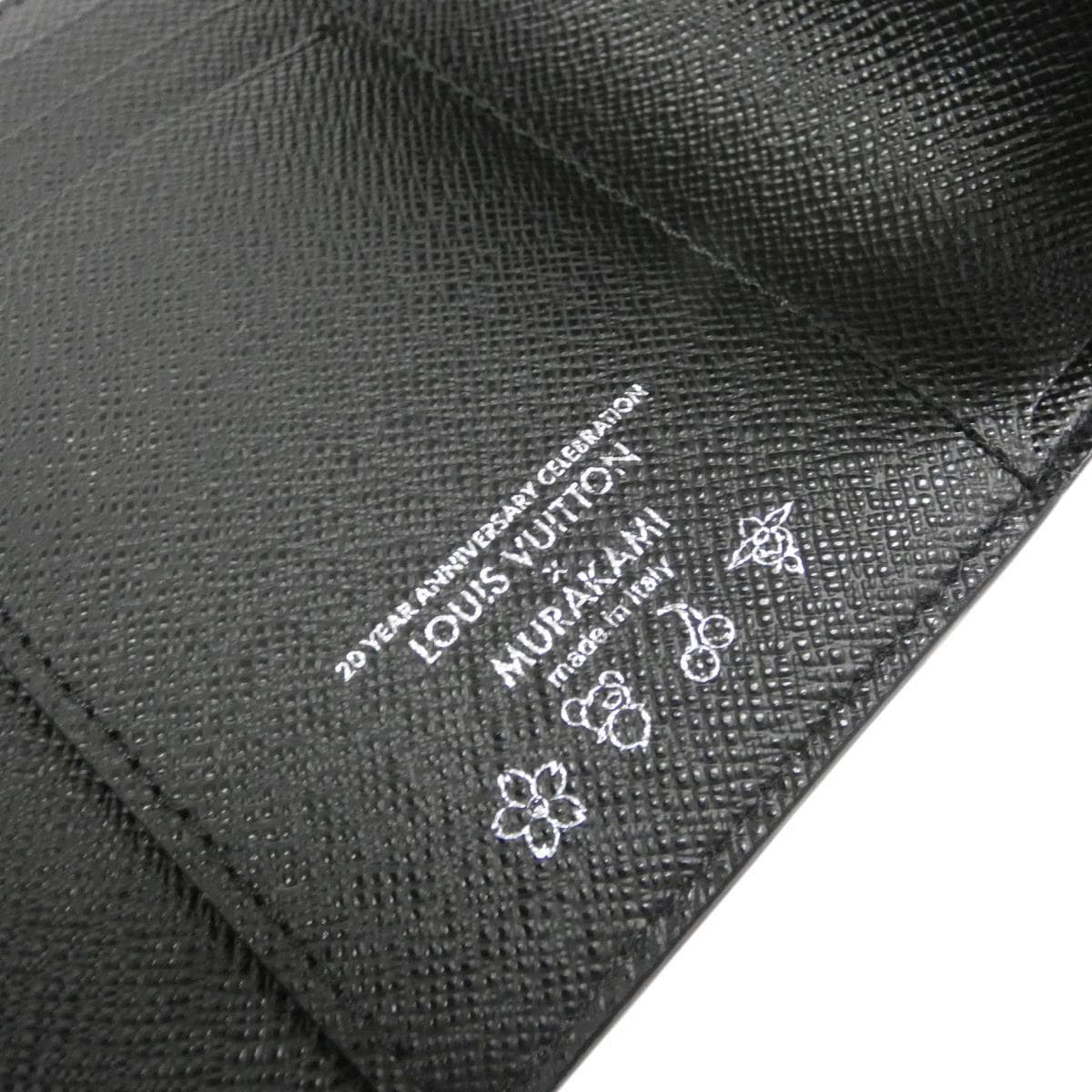 【未使用品】ルイヴィトン　マルチカラー（ＬＶ×ＴＭ）　ポルトフォイユヴィクトリーヌ　Ｍ１４１６３　財布