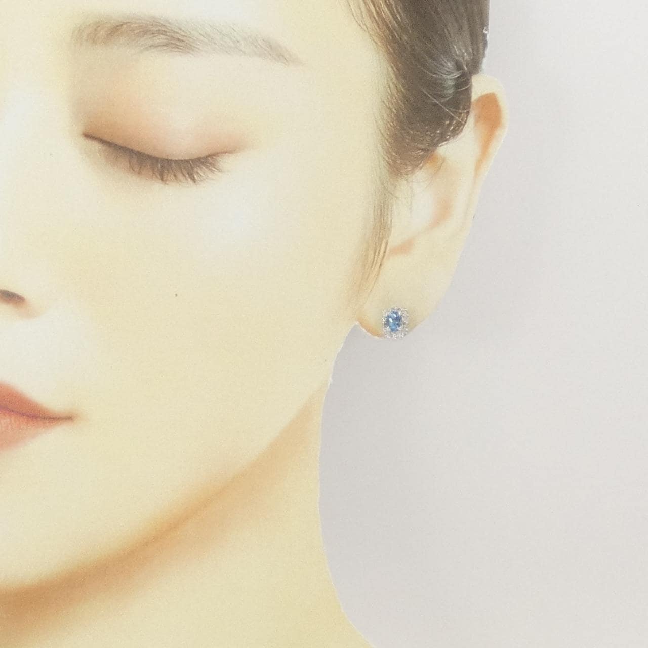 K18WG アクアマリン ピアス 0.72CT