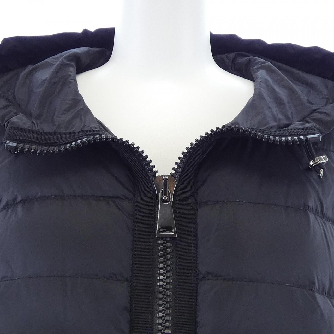 モンクレール MONCLER 20938496000 ダウンジャケット