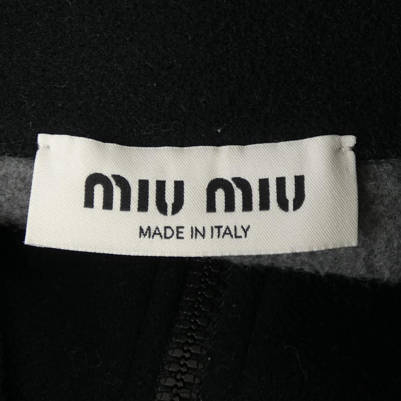 ミュウミュウ MIU MIU コットンフリースクロップドスウェットシャツ MIU MIU ロゴ MJL042 SOOO 15V3 ブルゾン