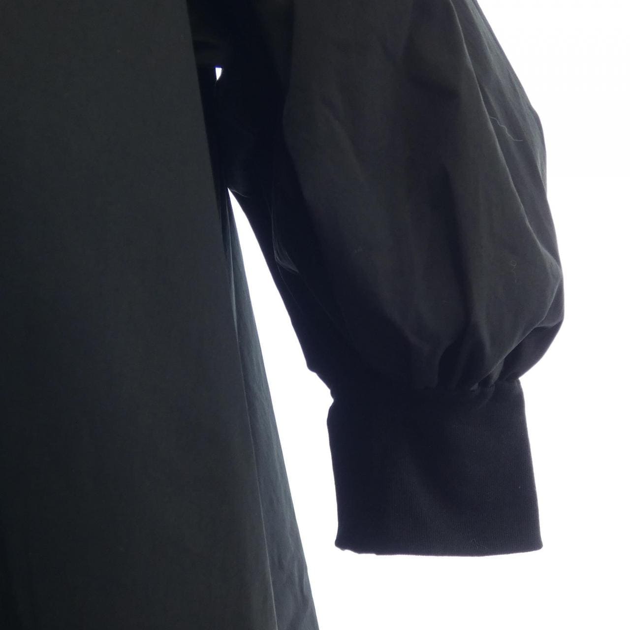 ヨリ yori トップス