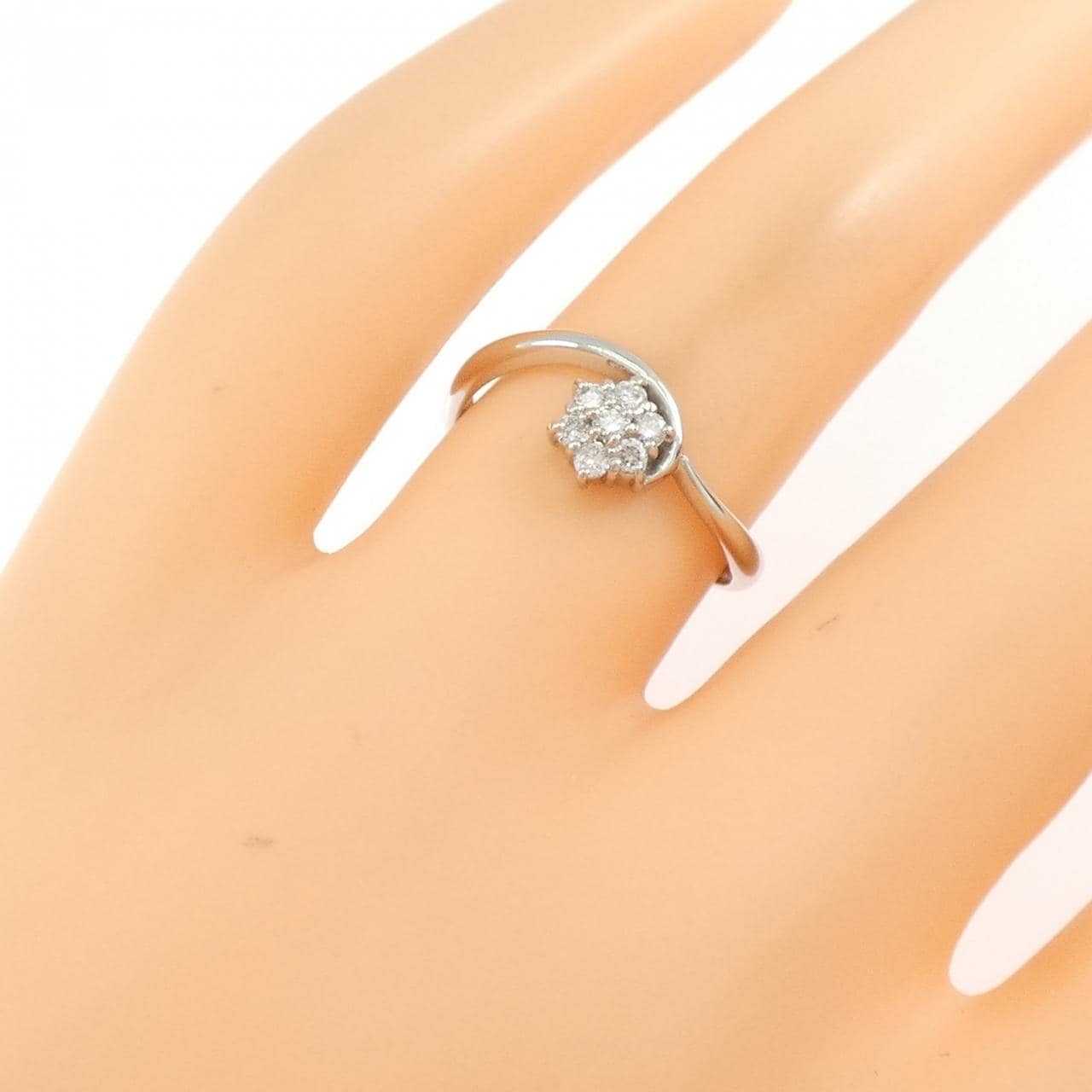 PT900 フラワー ダイヤモンド リング 0.14CT