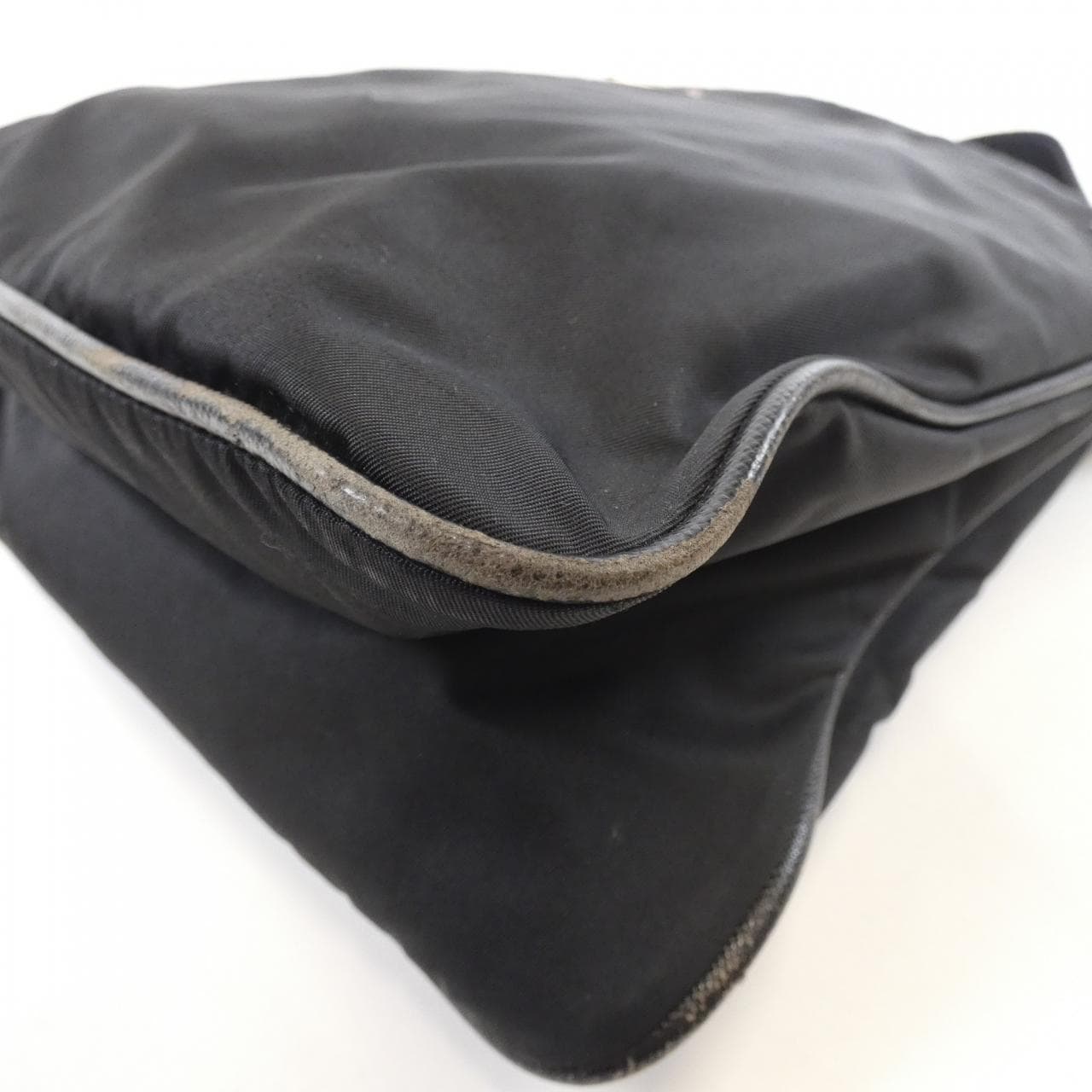 Prada VA0563 Shoulder Bag