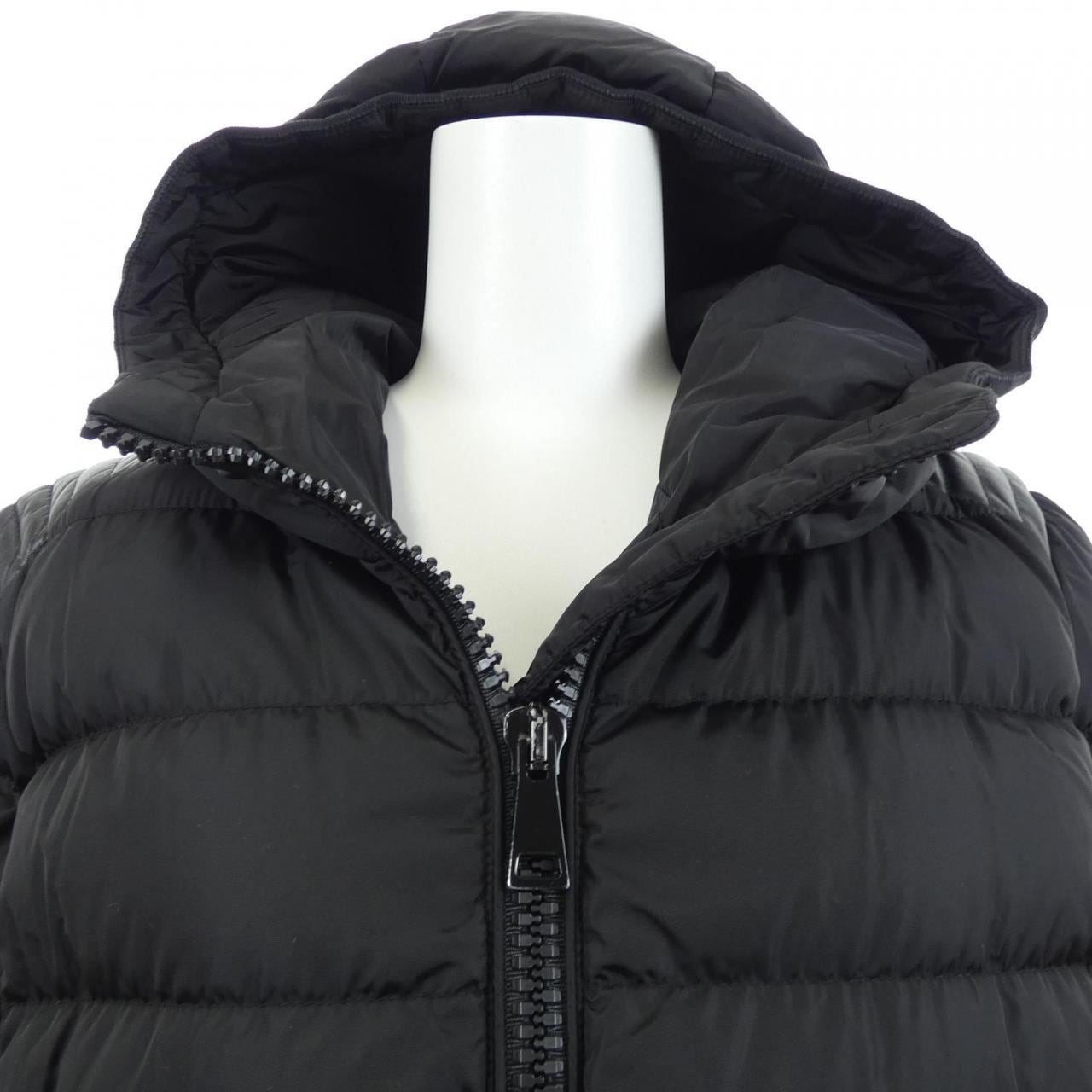 モンクレール MONCLER TALEVE ダウンコート