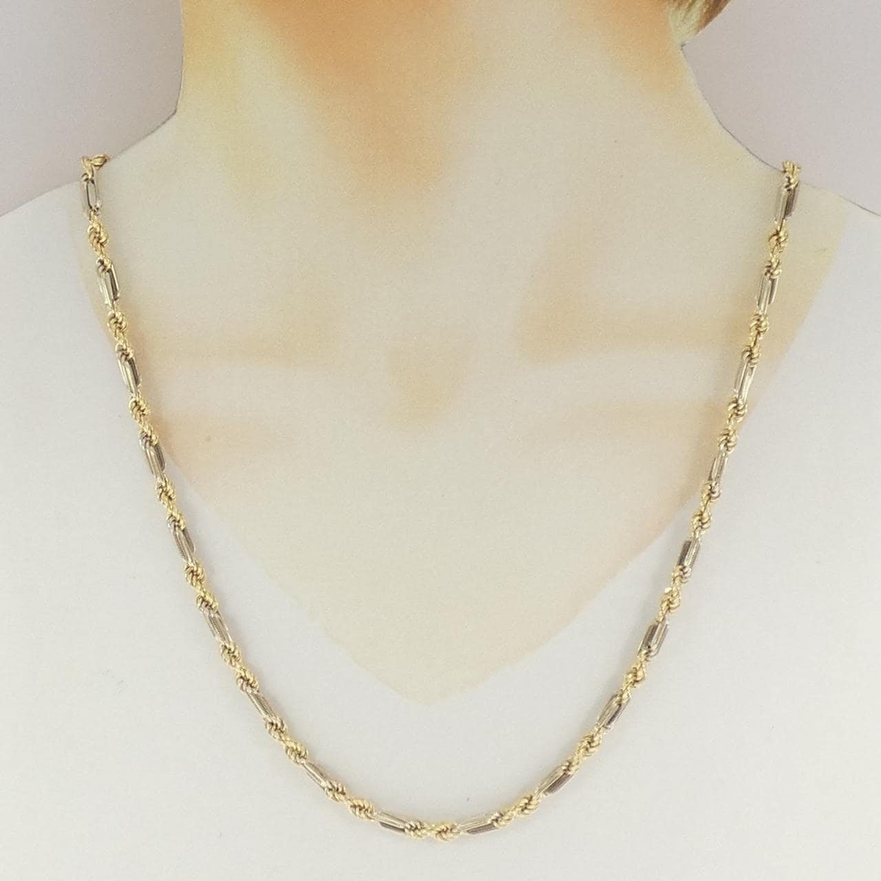 ウノアエレ 750YG/750WG ネックレス