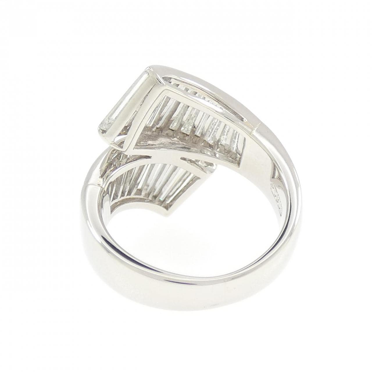 PT900 ダイヤモンド リング 2.85CT
