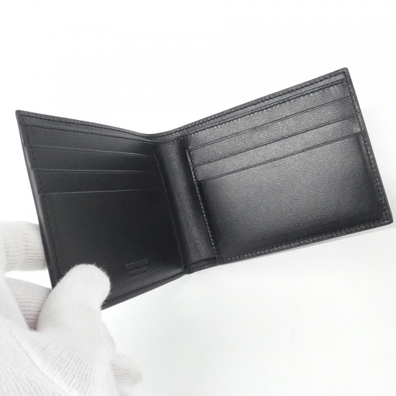 【新品】サルヴァトーレフェラガモ 66 1325 札入れ