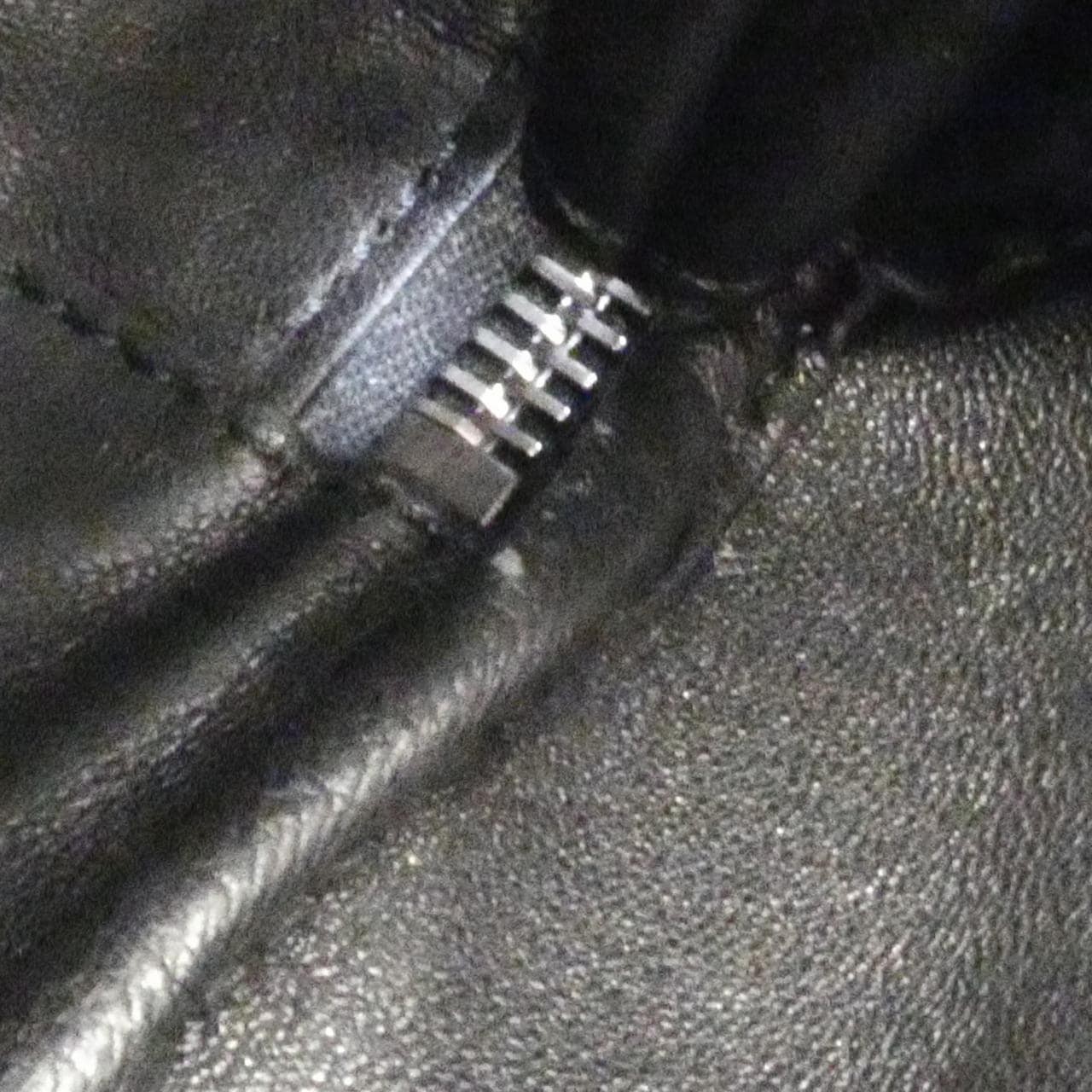 ヴァレンティノガラヴァーニ XY2B0B50VJM バッグ