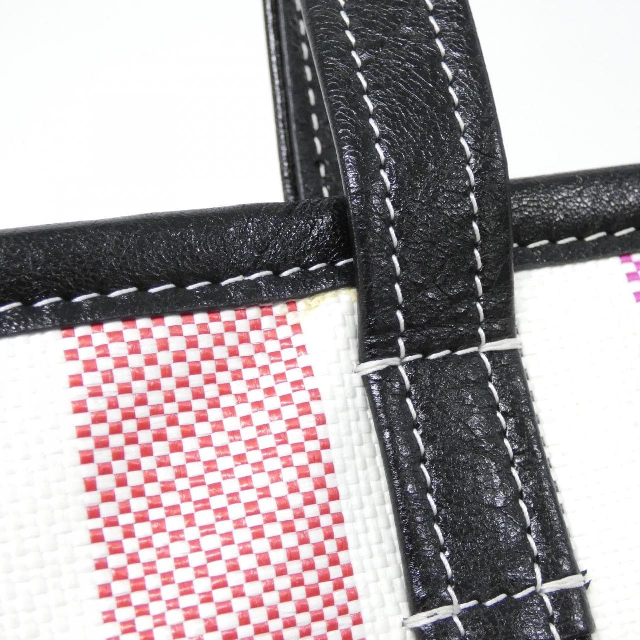 バレンシアガ バルベス スモール イースト ウェスト 671404 2107S バッグ