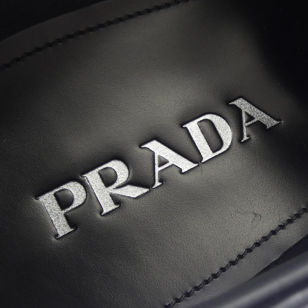 プラダ PRADA モノリスブラッシュドレザーローファー 2DE129 シューズ