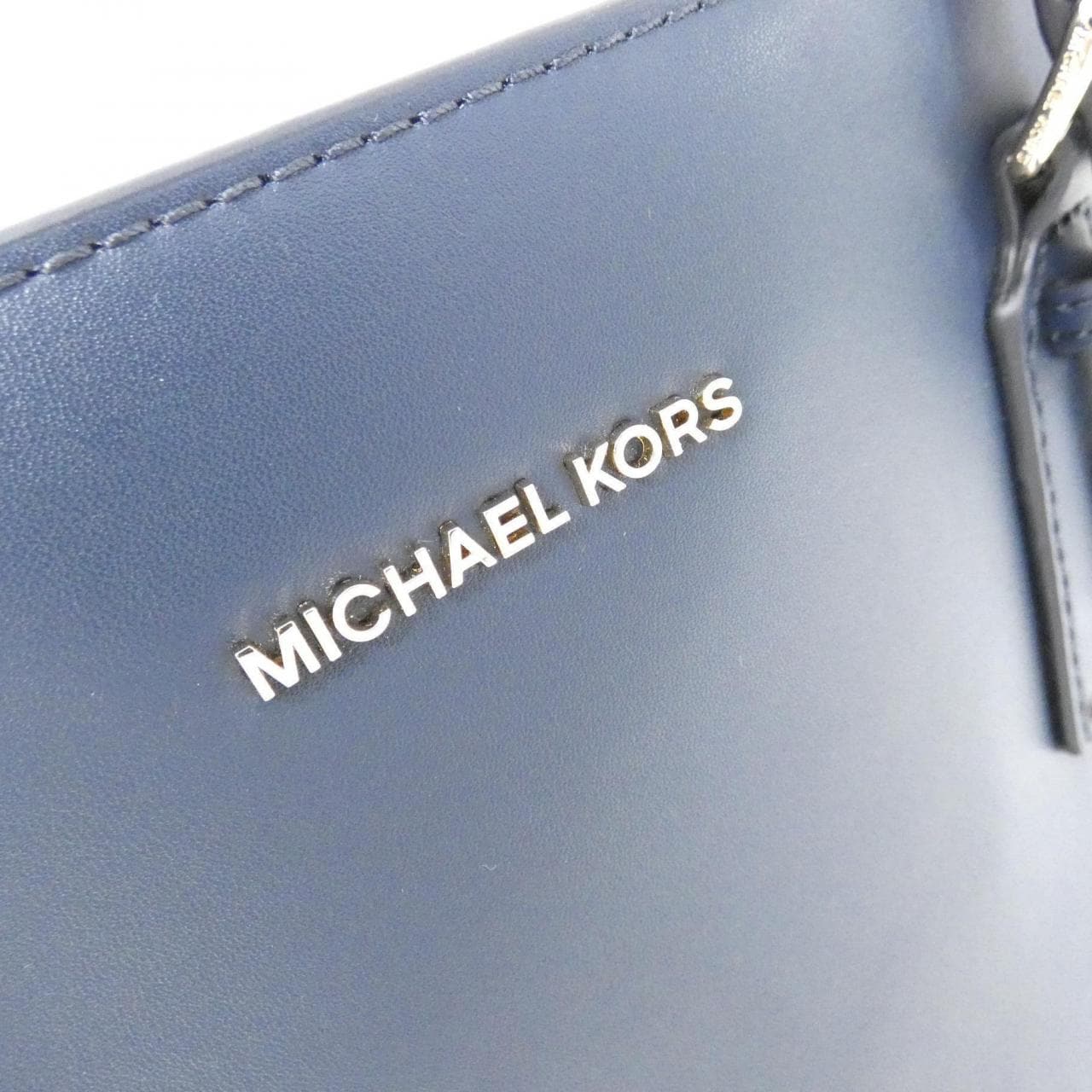 [BRAND NEW] Michael MICHAEL KORS VOYAGER 30H1GV6T2L Bag