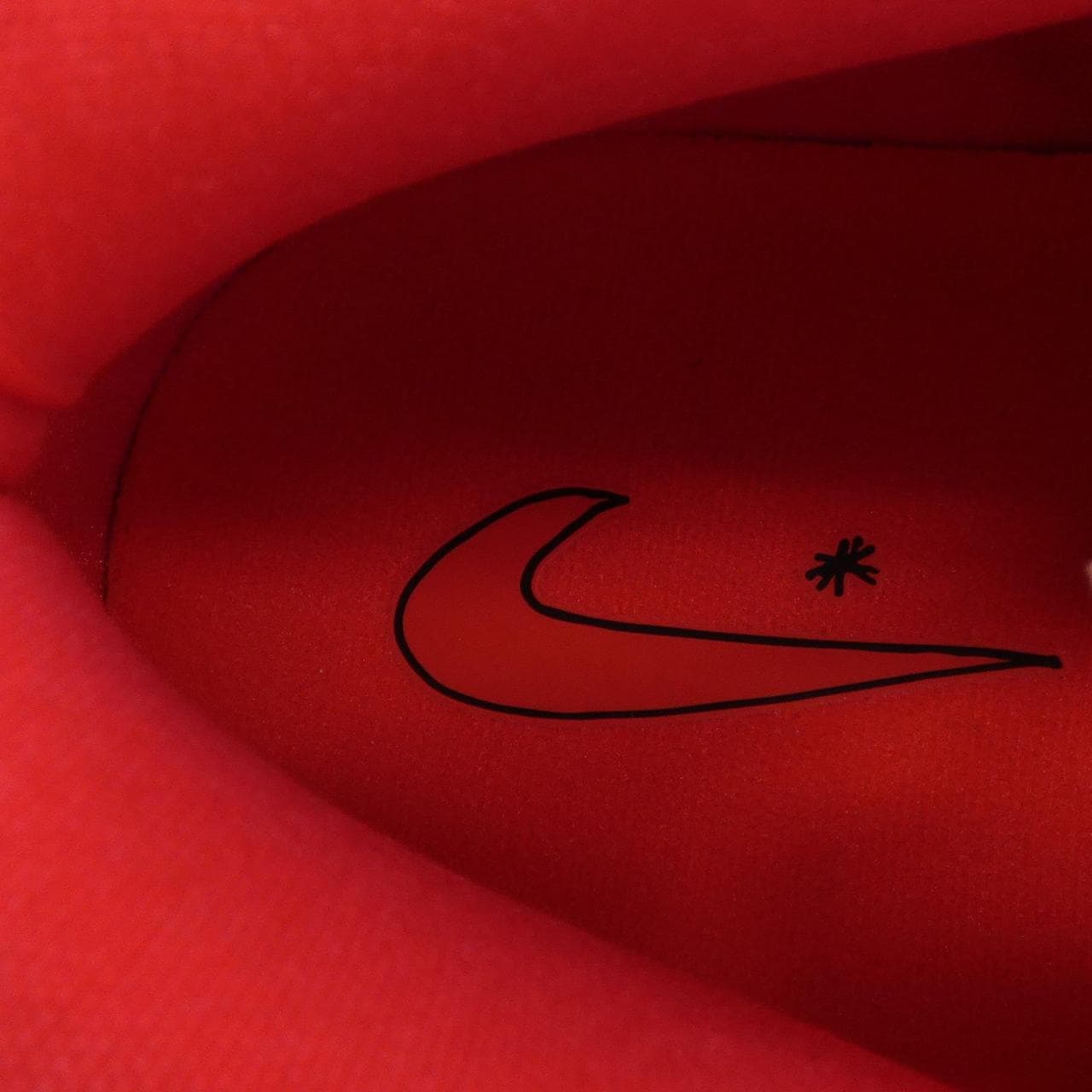 ナイキ NIKE IR0839-001 スニーカー