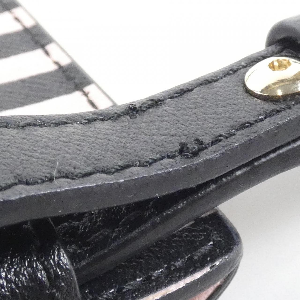 サルヴァトーレフェラガモ 22 0257 ショルダーバッグ