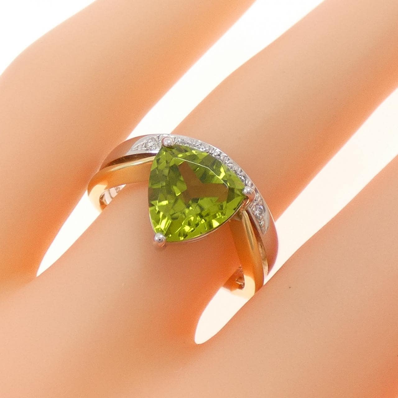 K18YG/PT900 ペリドット リング 2.50CT