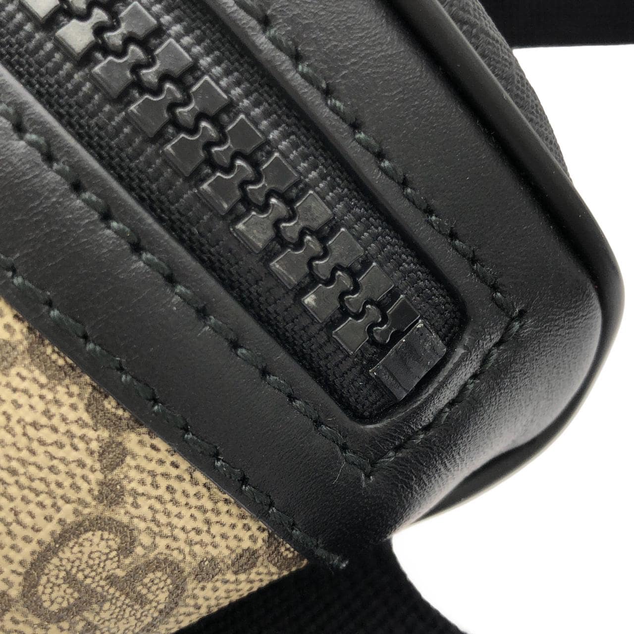 グッチ 406372 KHNYX ウエストバッグ