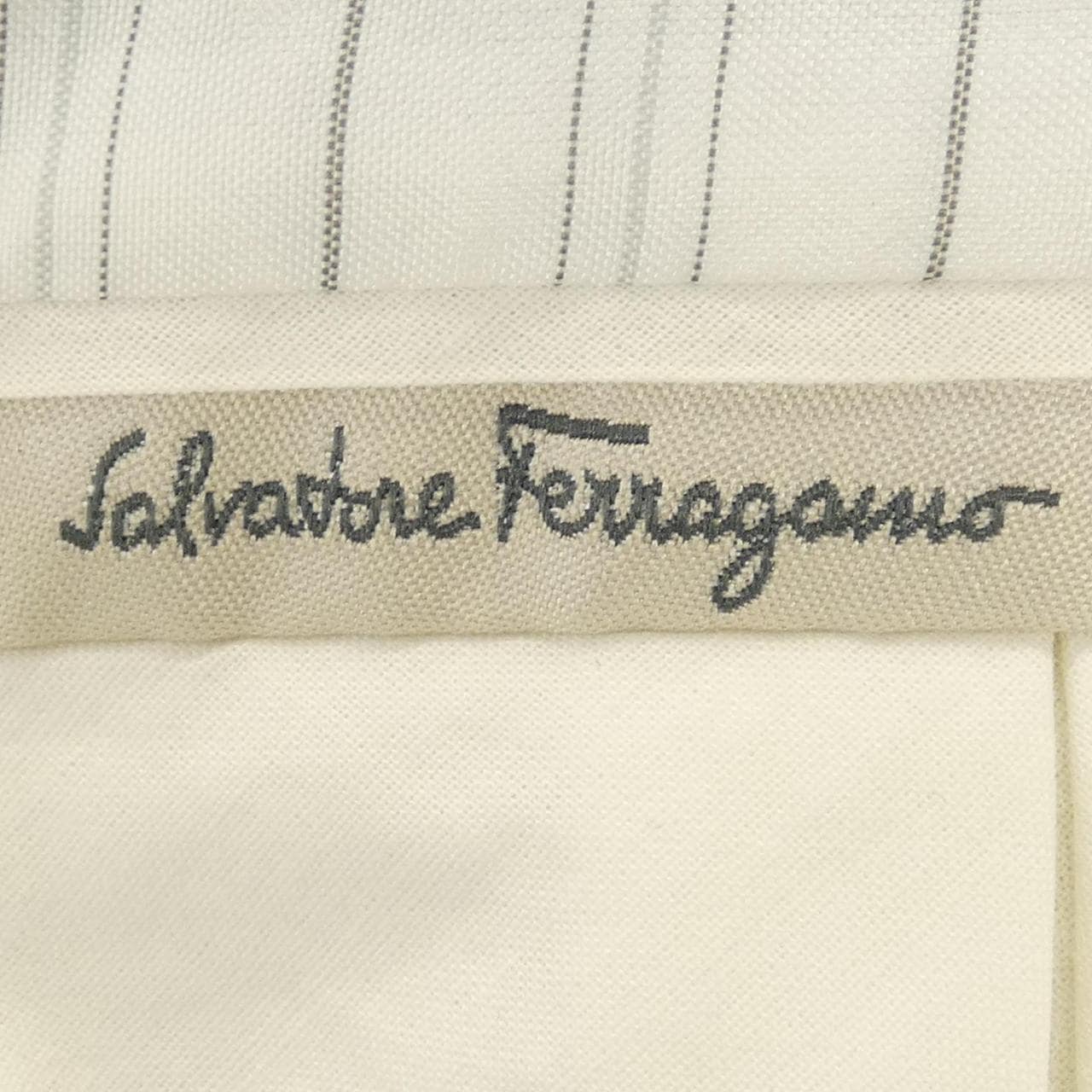 サルヴァトーレフェラガモ SALVATORE FERRAGAMO パンツ