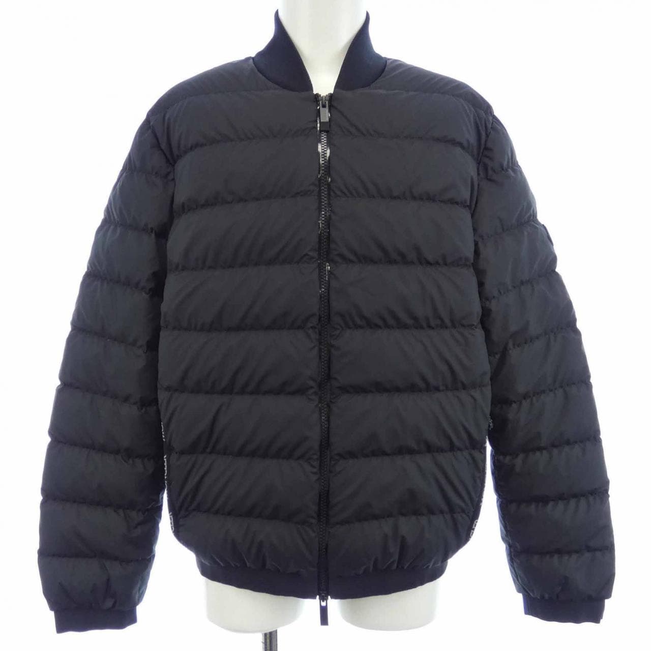 モンクレール MONCLER ダウンジャケット