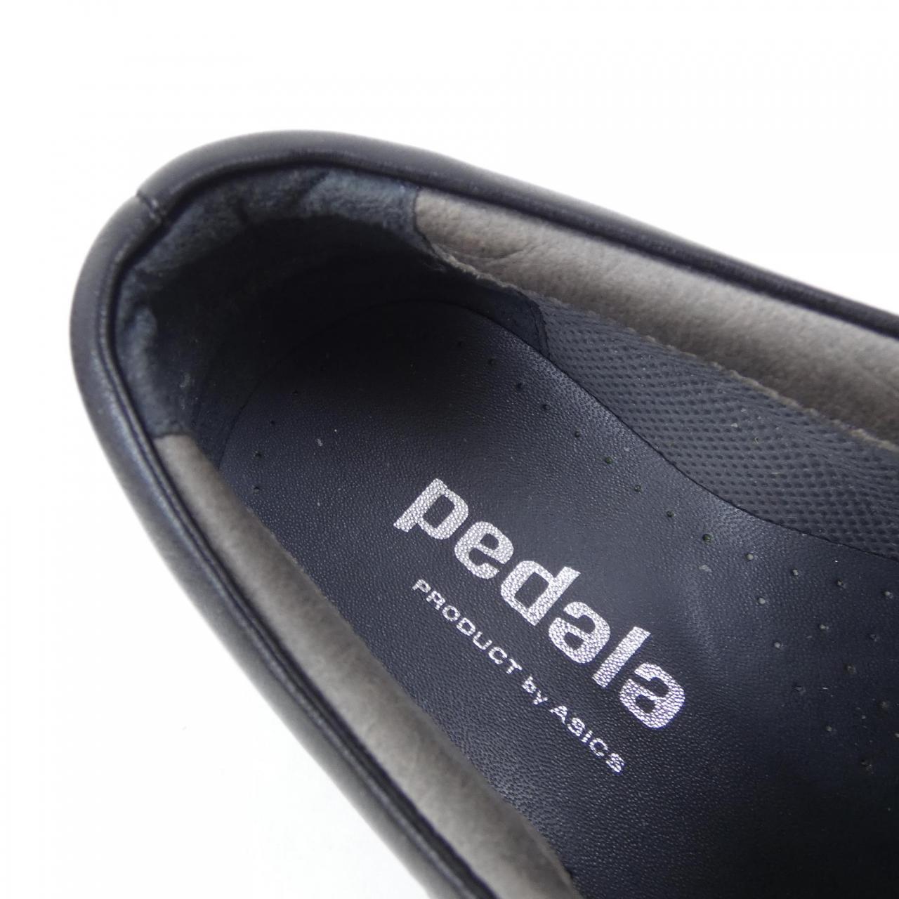 PEDALA スニーカー