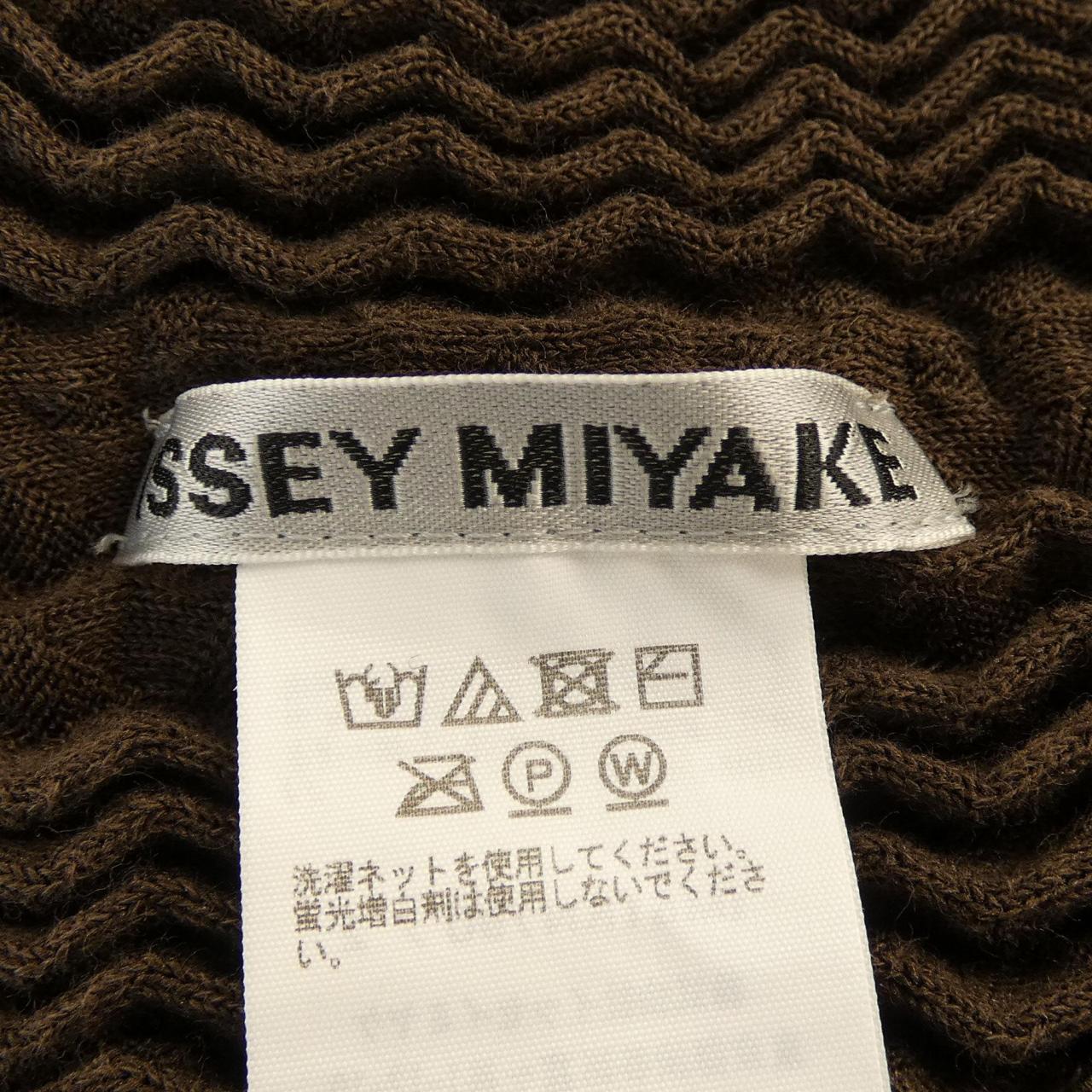 イッセイミヤケ ISSEY MIYAKE IM61KN790 トップス