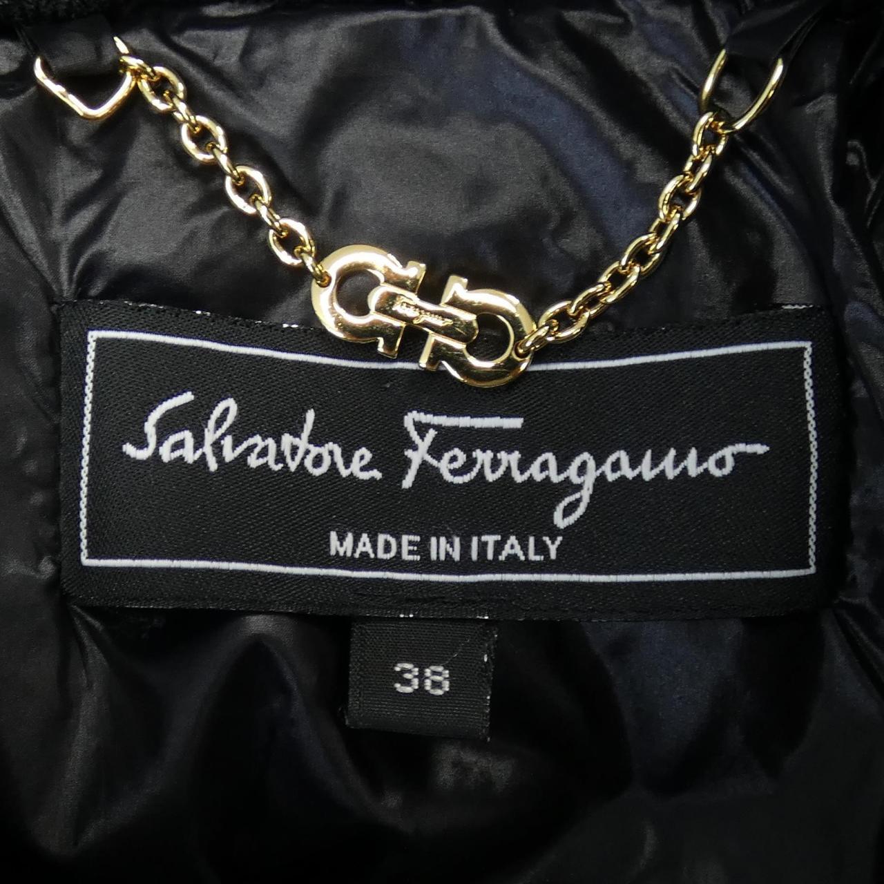 サルヴァトーレフェラガモ SALVATORE FERRAGAMO ダウンコート