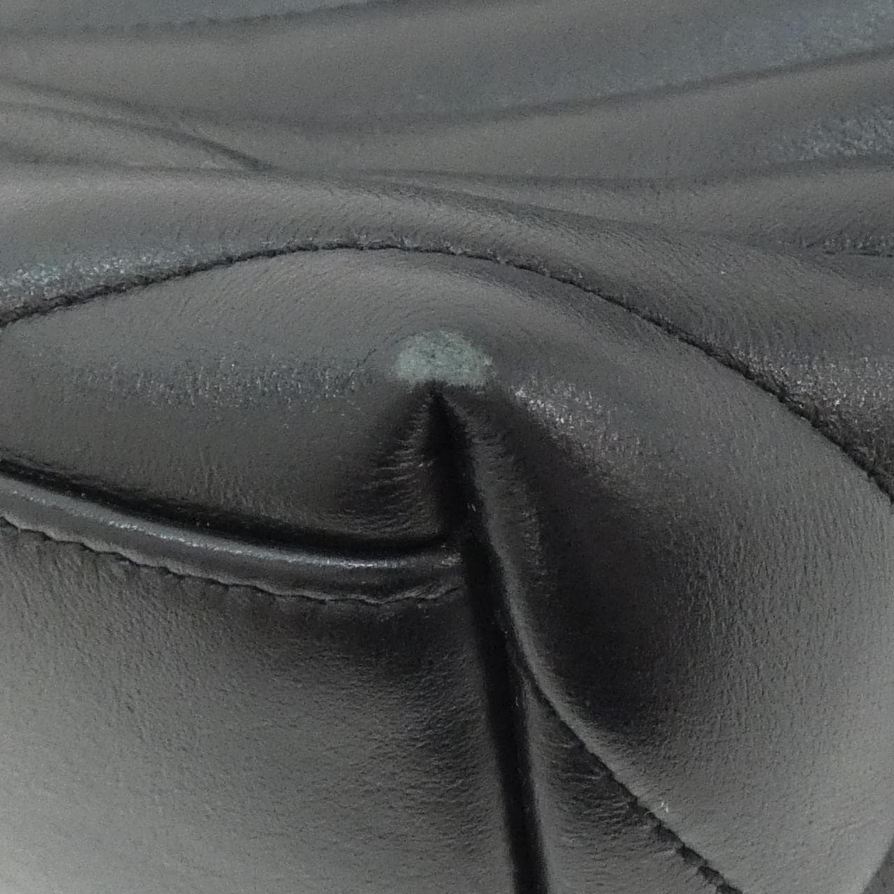 サンローラン ルル 459749 DV726 ショルダーバッグ