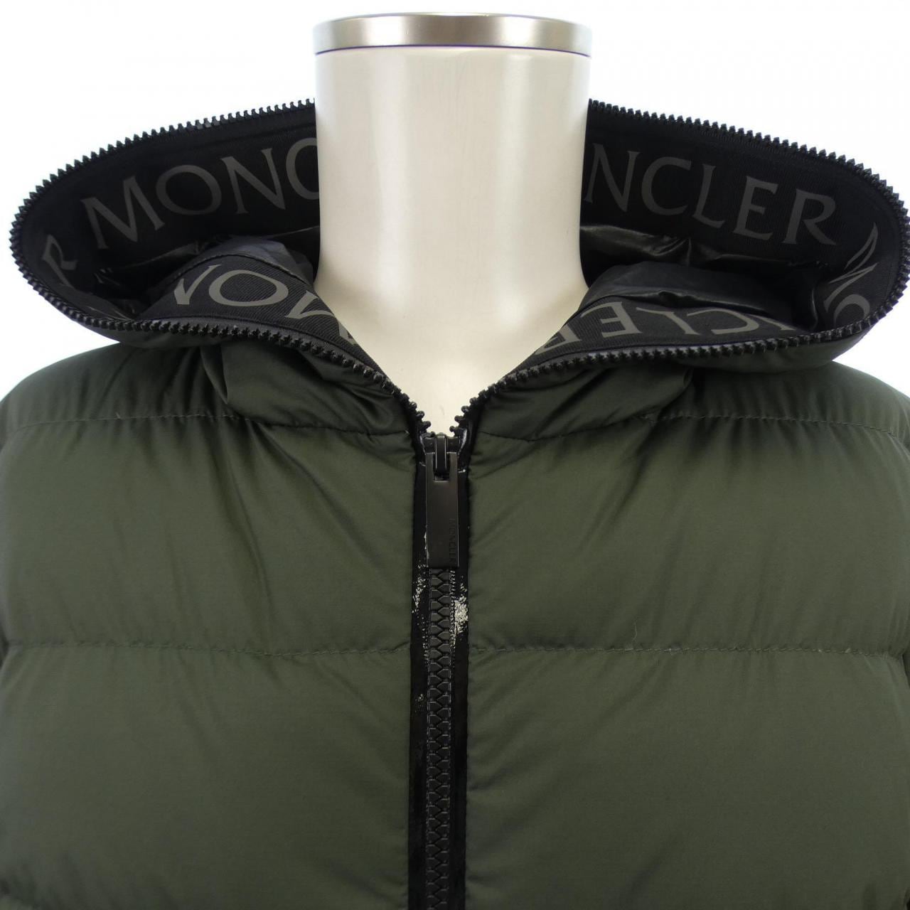 モンクレール MONCLER ダウンジャケット
