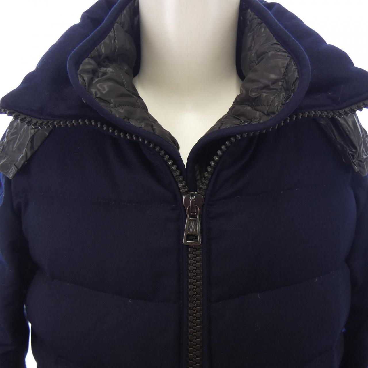 モンクレール MONCLER ダウンジャケット