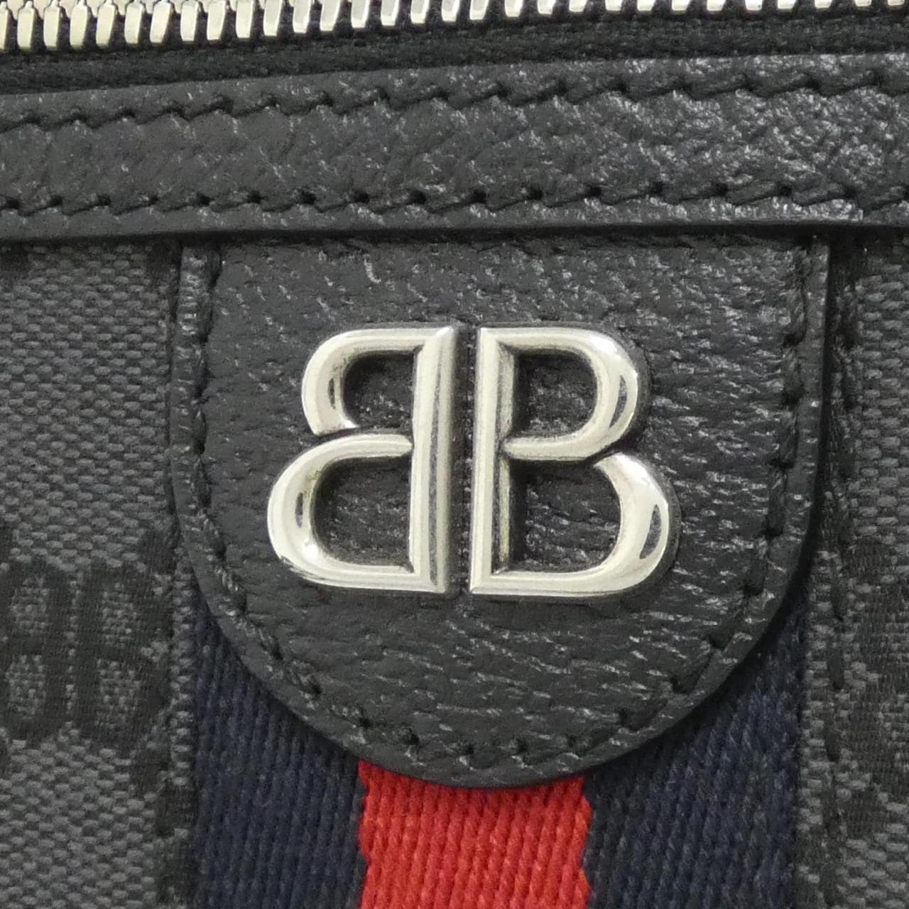 バレンシアガ ハッカー ショルダー ジップ バッグ 680129 2103X ショルダーバッグ