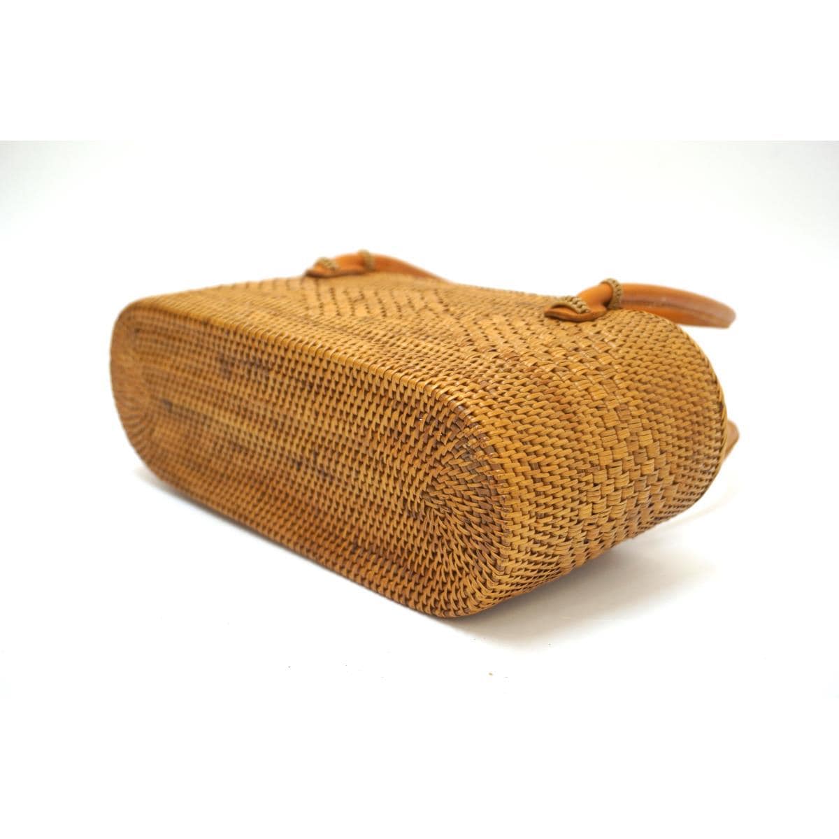 【新品】カゴバッグ　巾着付き