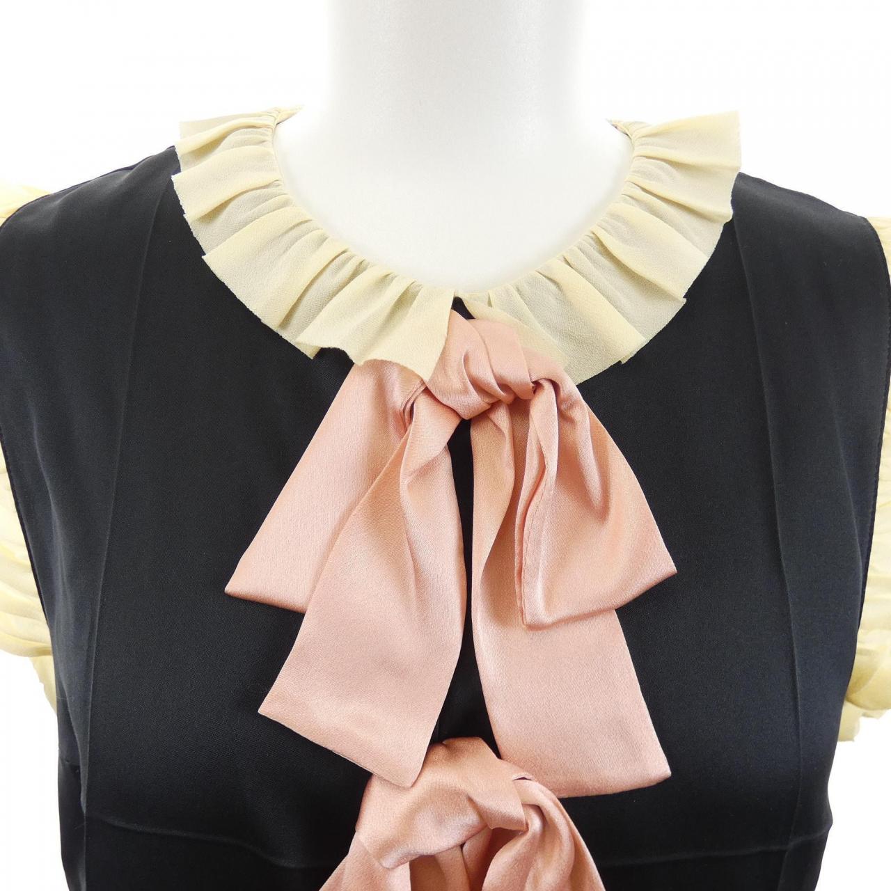 グッチ GUCCI 438655 ZHS82 トップス