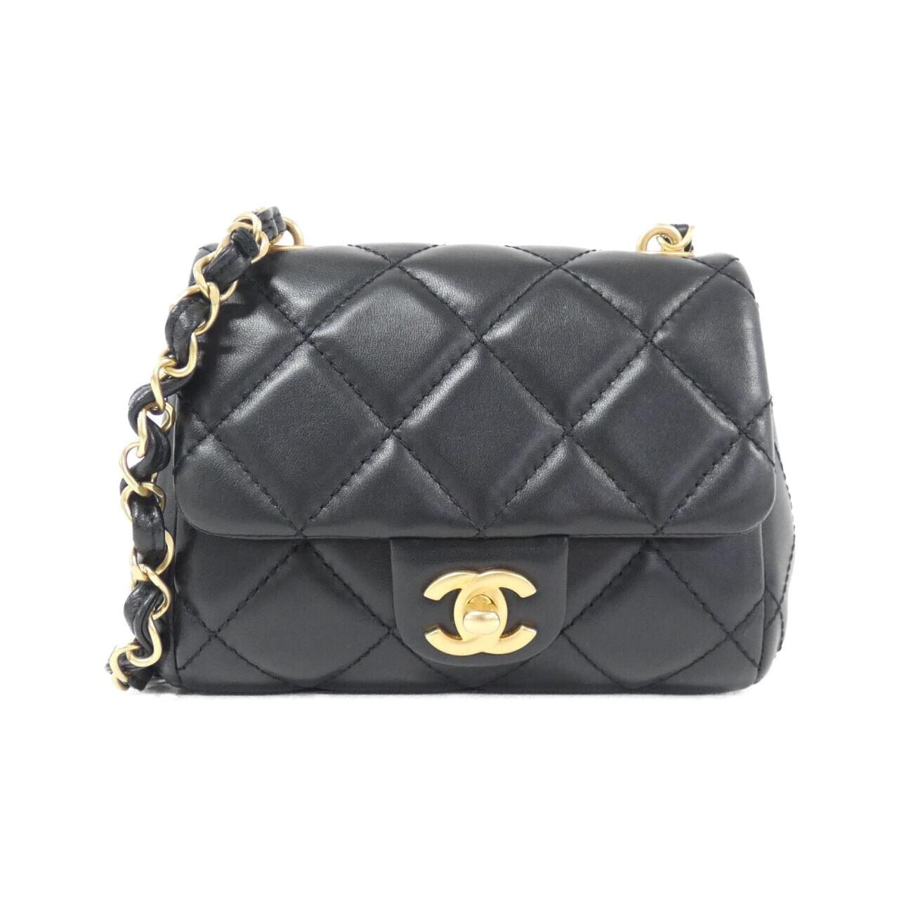 CHANEL shoulder bag