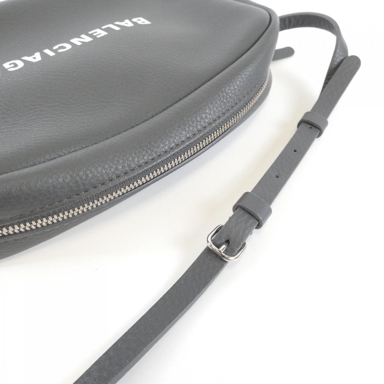 バレンシアガ エブリ カメラ バッグ 489812 D6W2N ショルダーバッグ