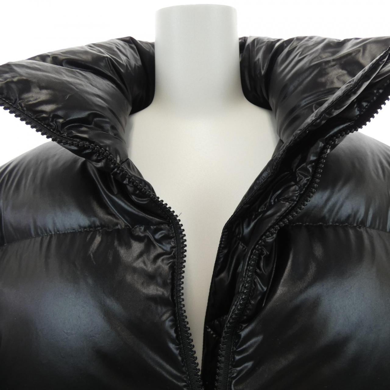 ヴァレンティノ VALENTINO UB3CN01N5LE ダウンジャケット