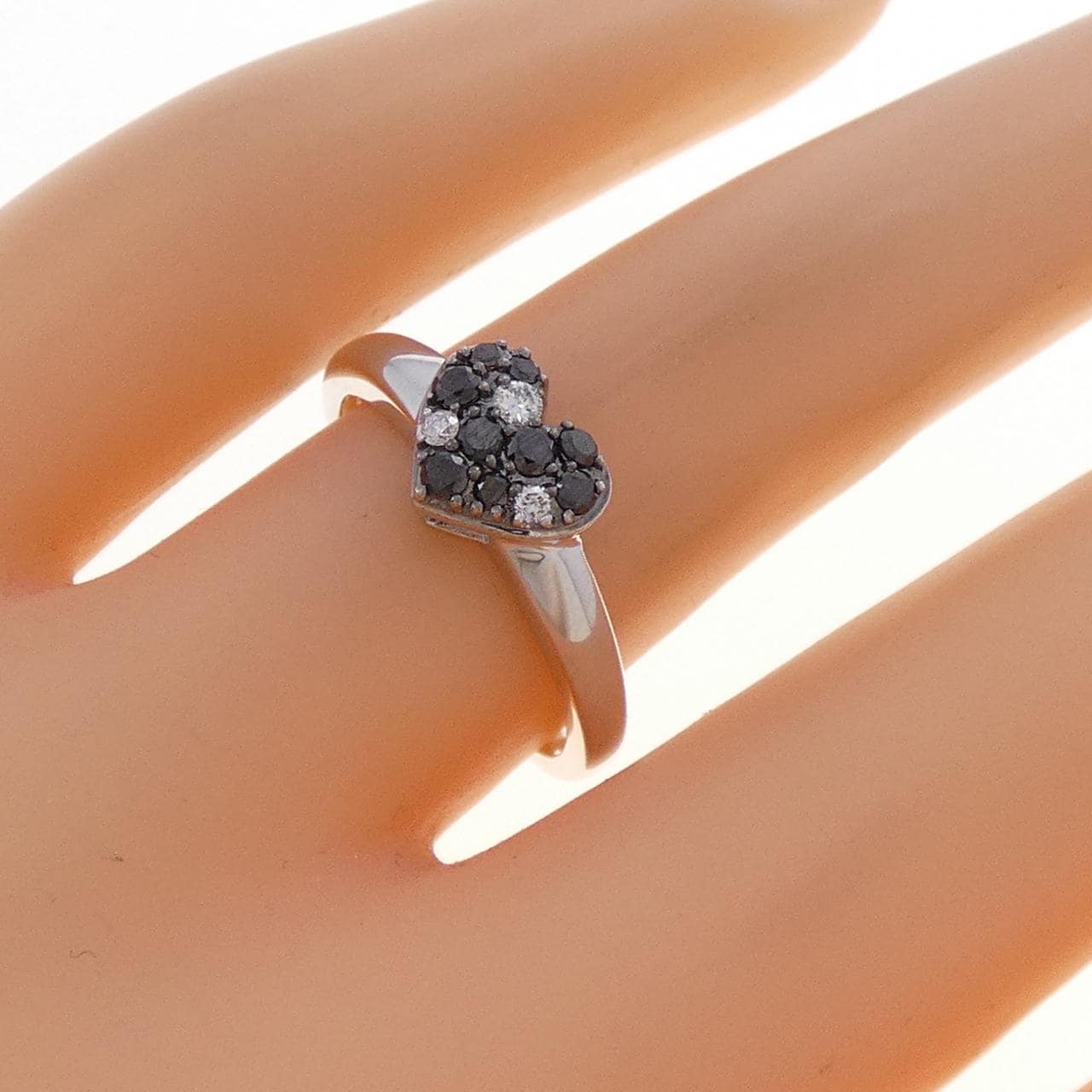 K18WG/K18BG ダイヤモンド リング 0.05CT