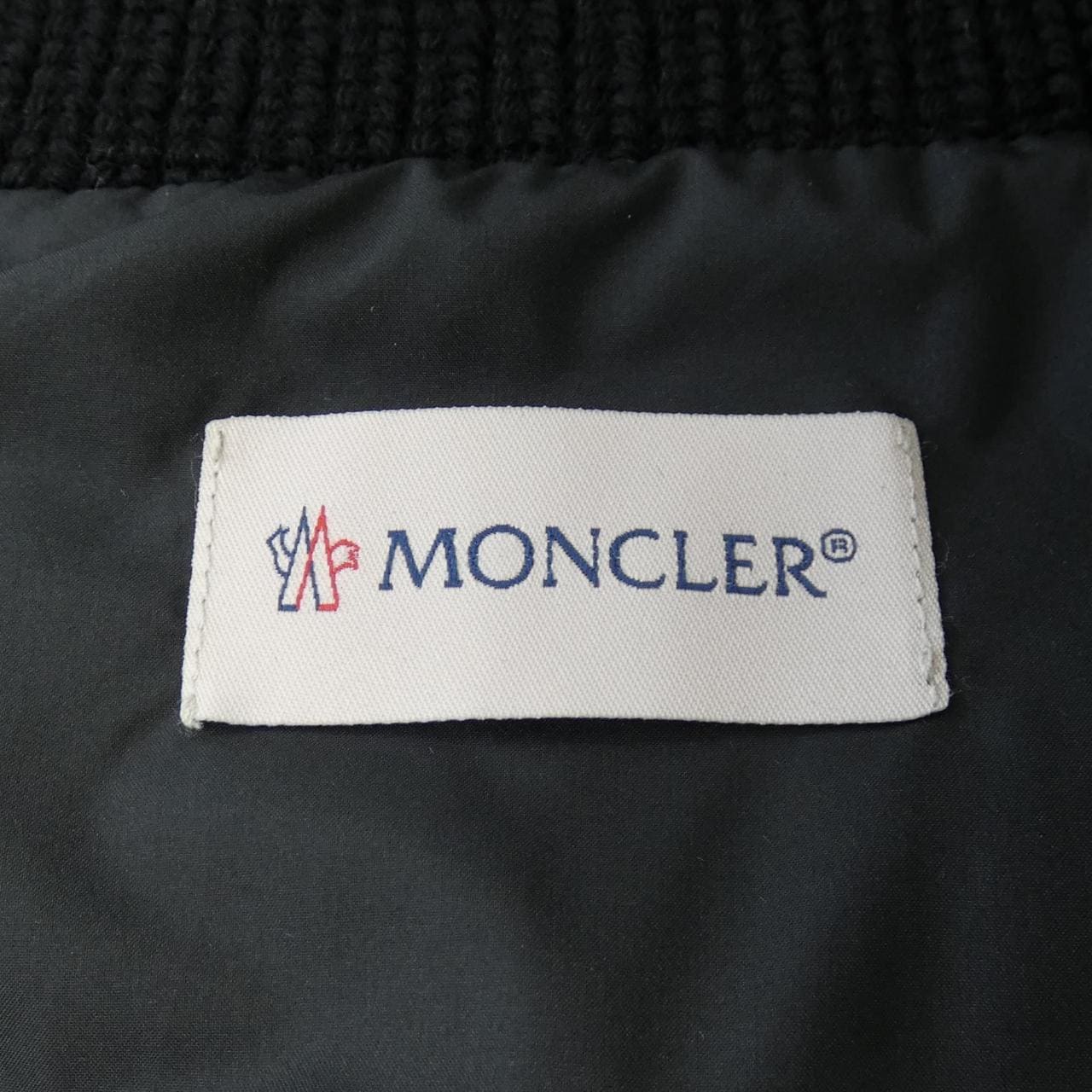 【新品】モンクレール MONCLER K20939B00035 ダウンジャケット