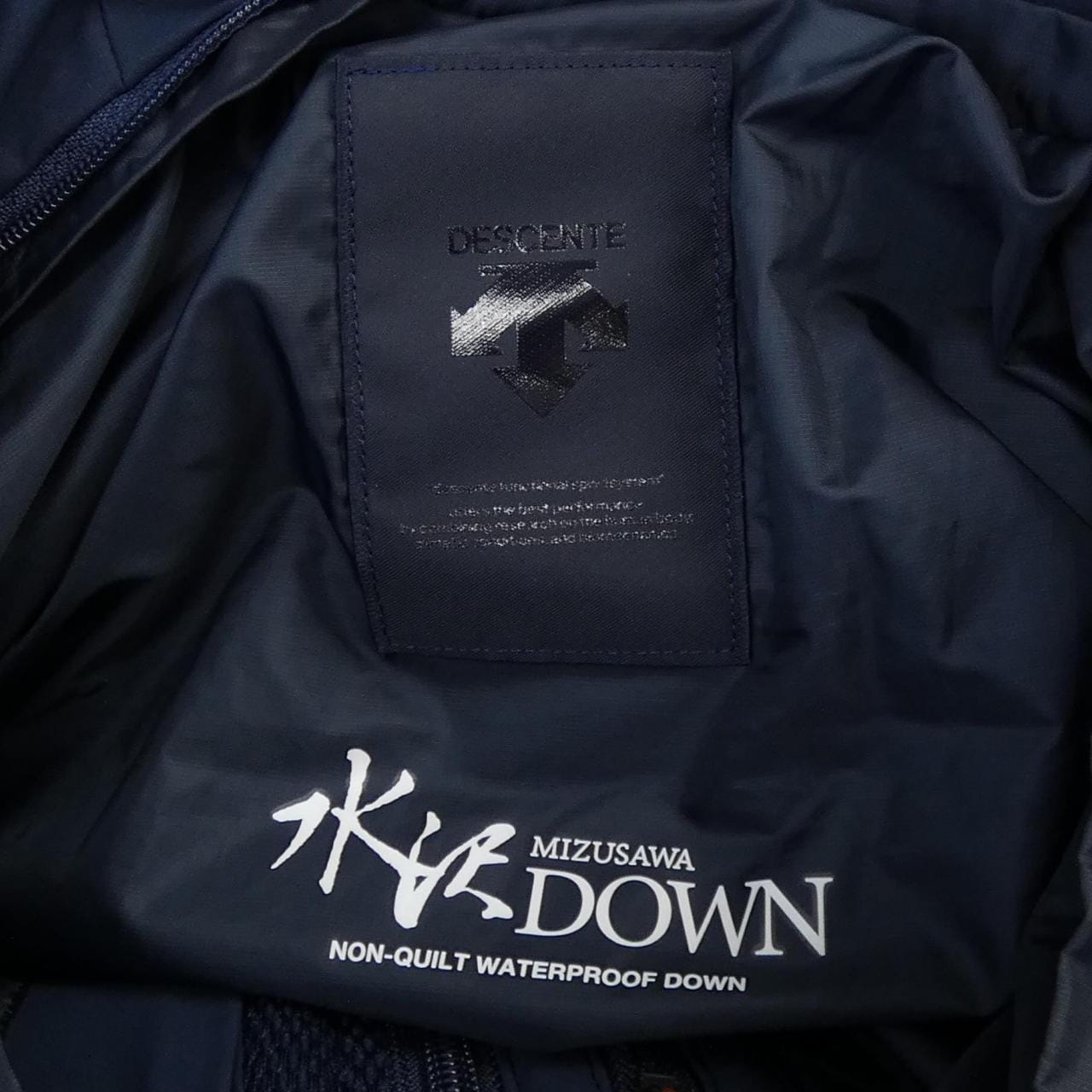 デサント DESCENTE ダウンジャケット