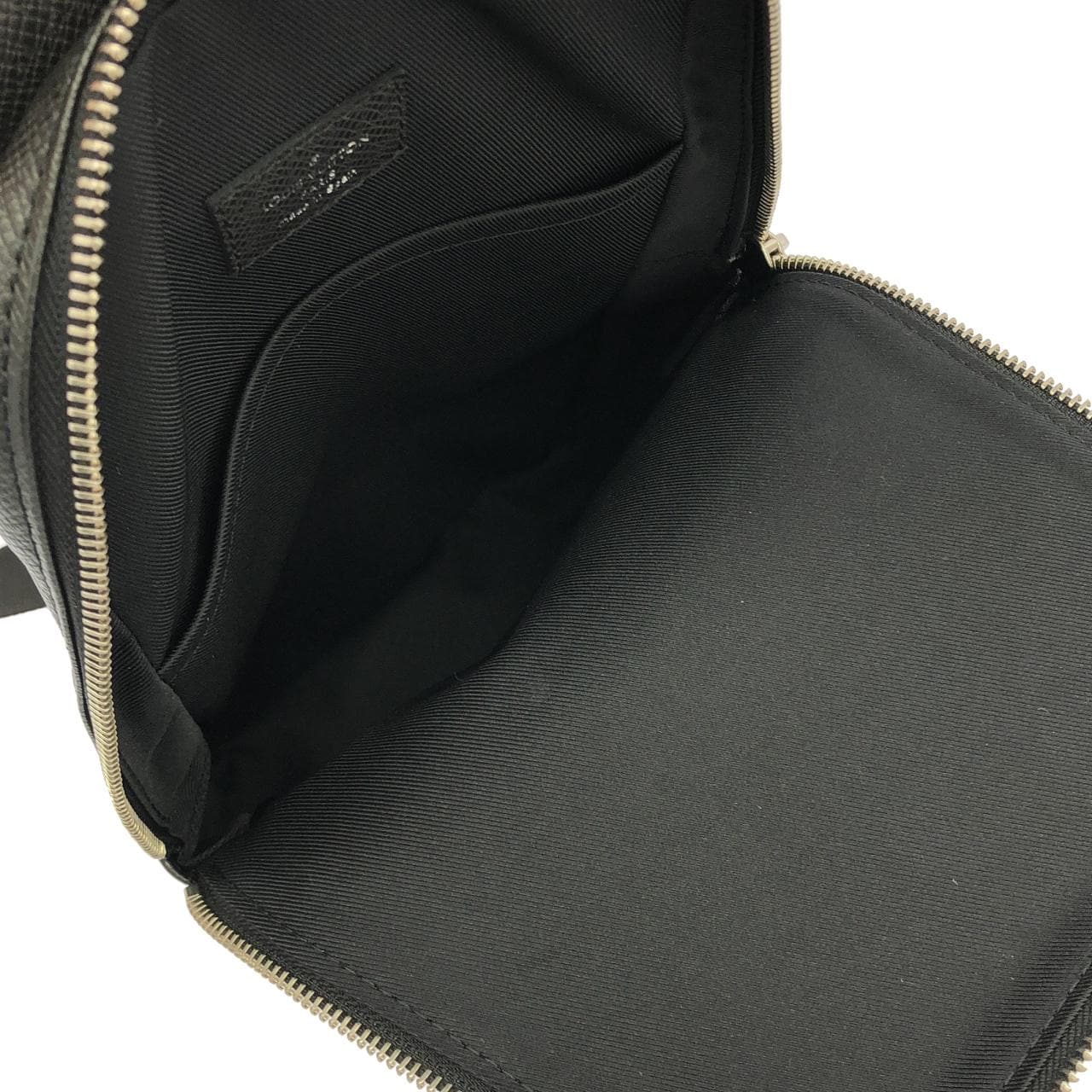 ルイヴィトン タイガ アヴェニュー スリングバッグ M30443 バッグ