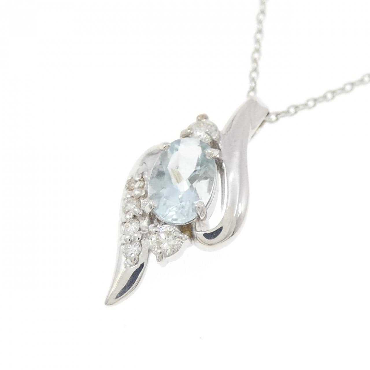K18WG Aquamarine necklace 0.4CT