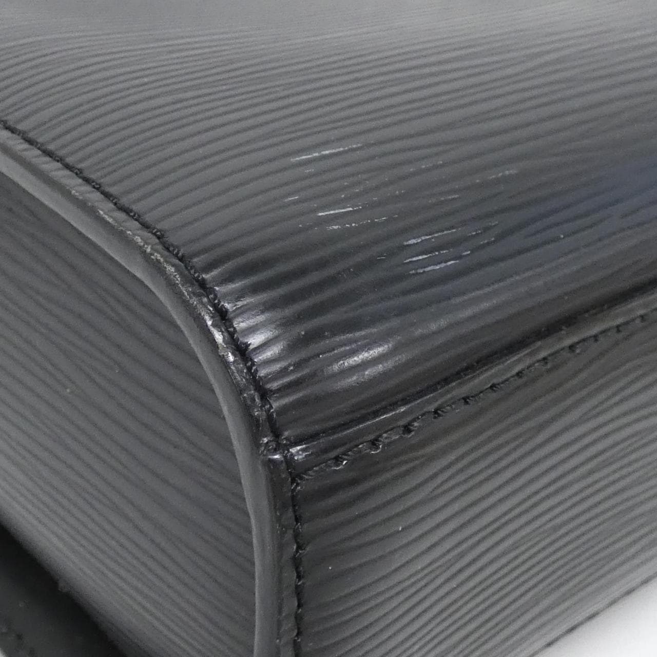 ルイヴィトン エピ バサーノ GM M54022 バッグ