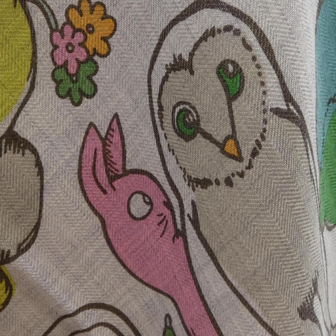 エルメス HERMES MILLE ET UN LAPINS H364007S トライアングルジェアン ショール