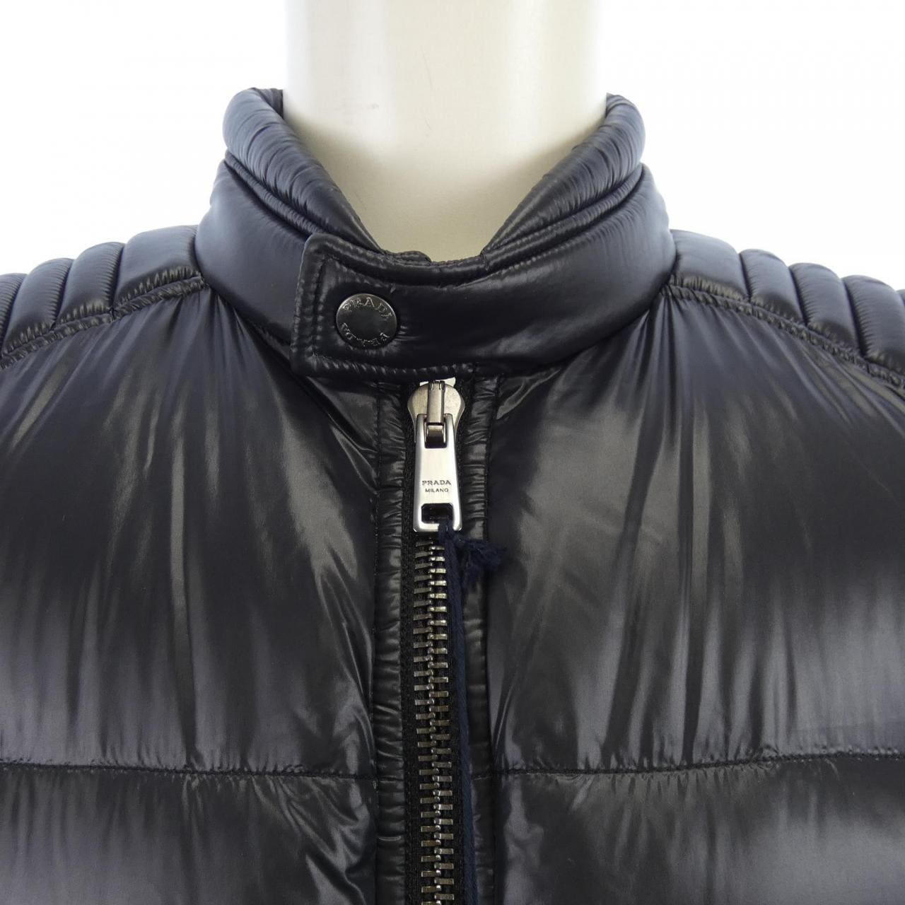 プラダ PRADA トライアングルロゴ SGB608 R142 AR0 ダウンジャケット