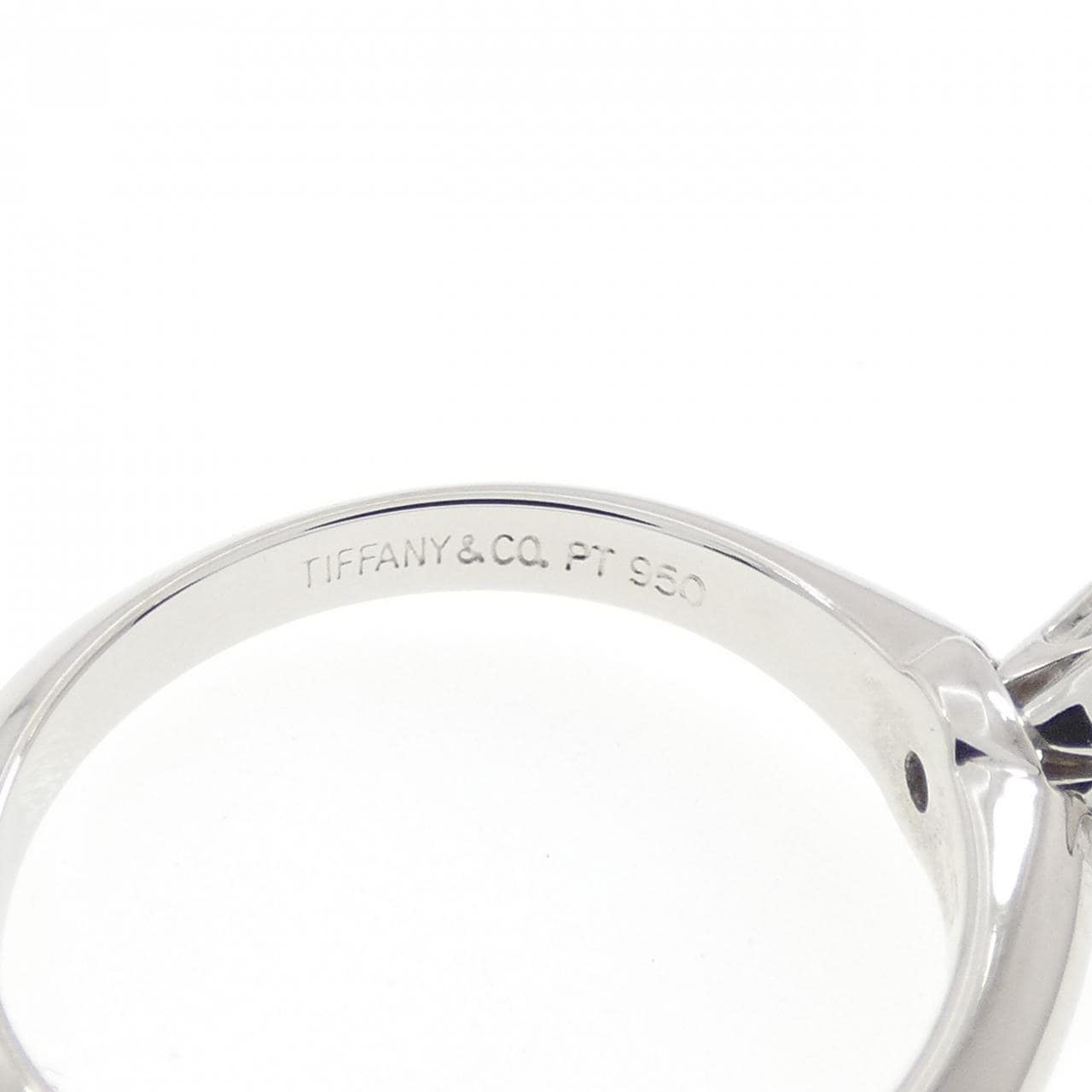 ティファニー クラシックソリティア リング 0.39CT D IF