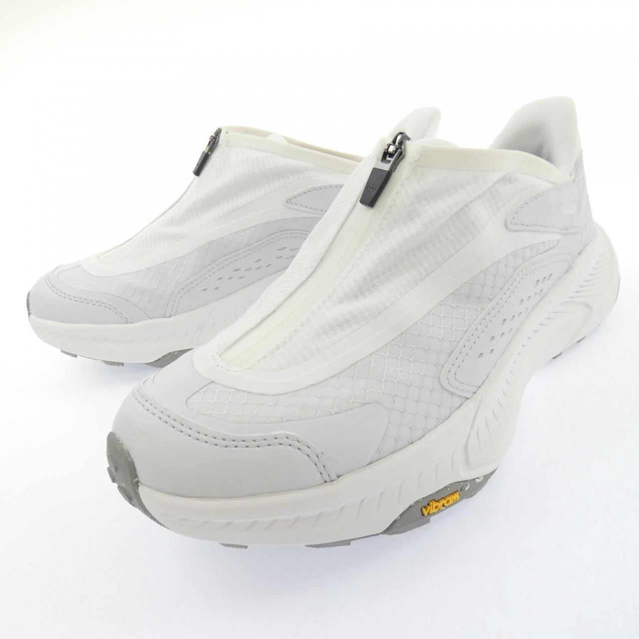 ホカオネオネ HOKA ONE ONE スニーカー