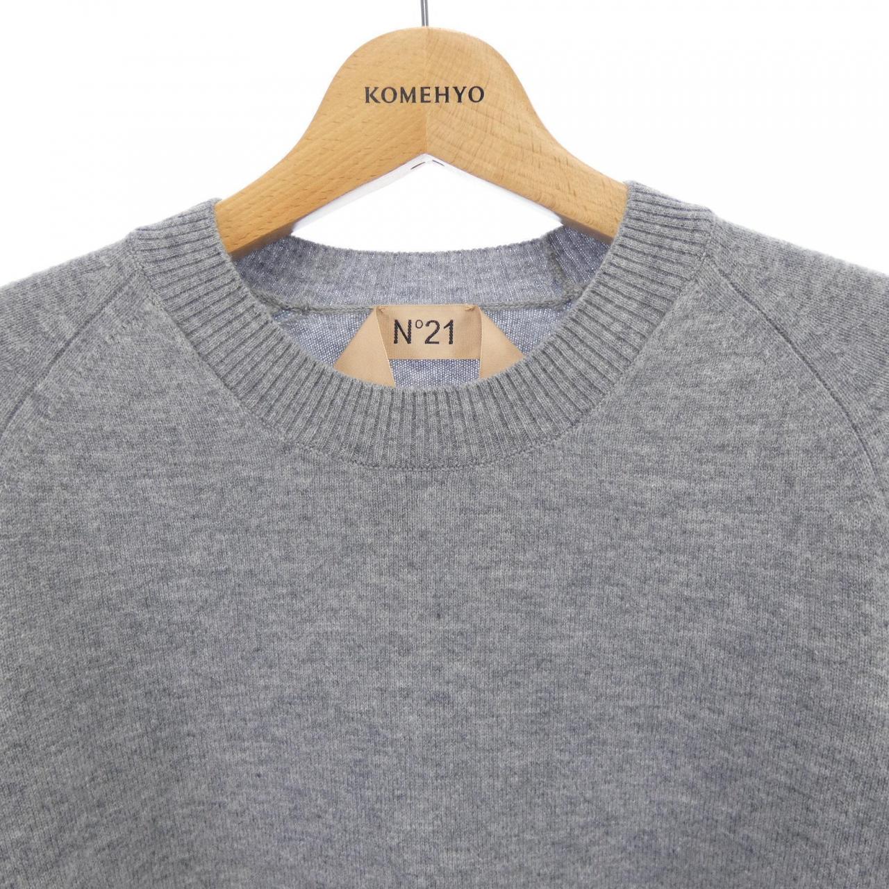 ヌメロヴェントゥーノ N°21 ニット