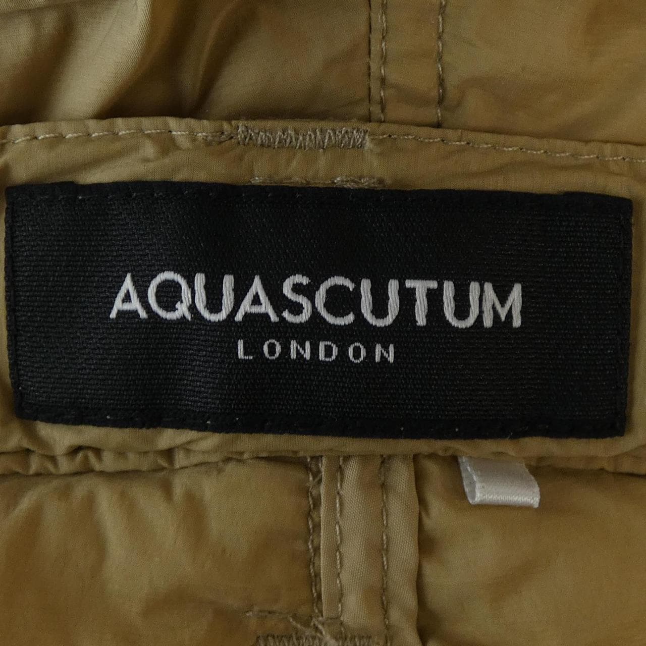 アクアスキュータム Aquascutum パンツ