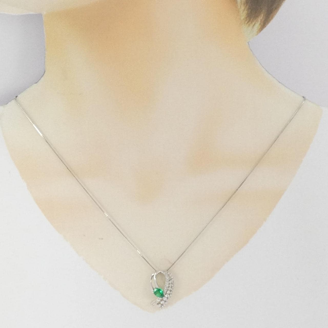 PT900/PT850 エメラルド ネックレス 0.53CT