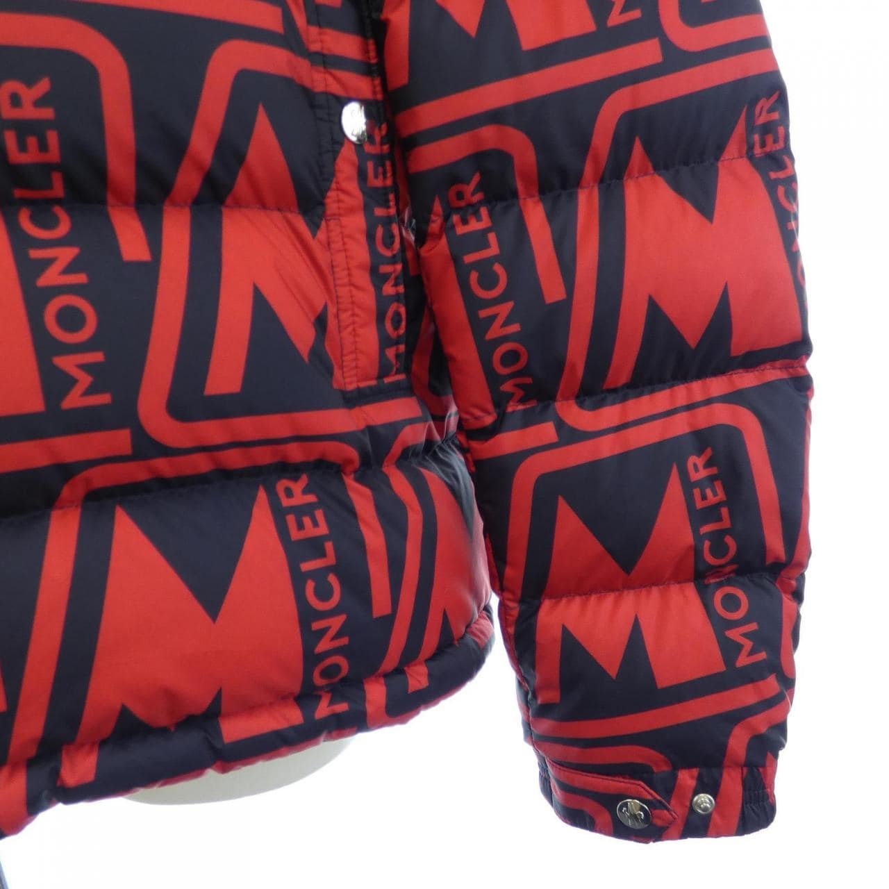 モンクレール MONCLER ダウンジャケット