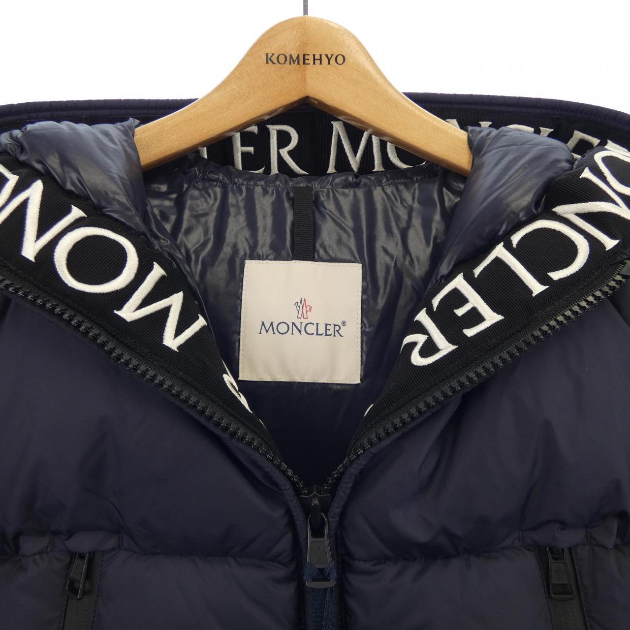 モンクレール MONCLER ダウンジャケット