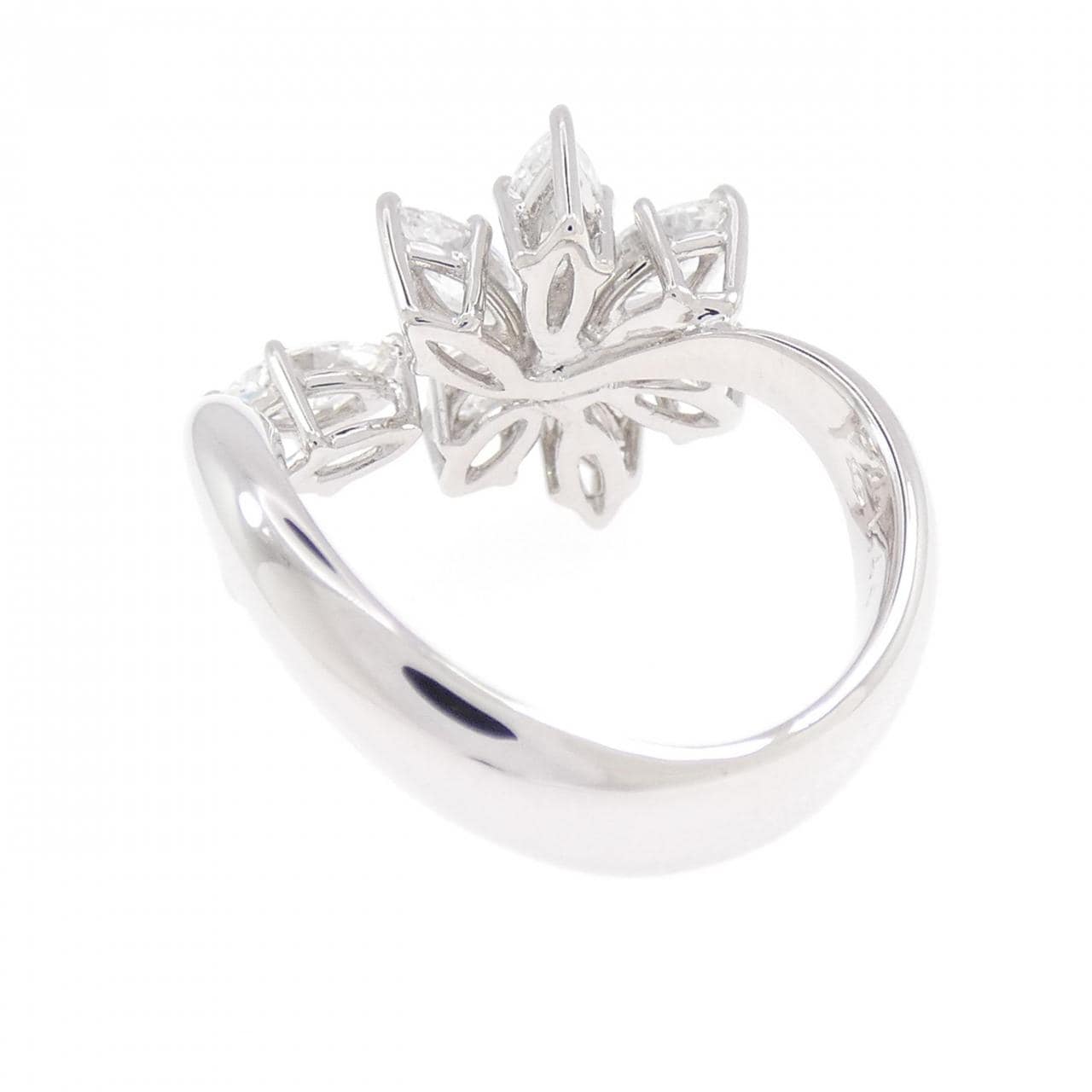 750WG フラワー ダイヤモンド リング 1.44CT