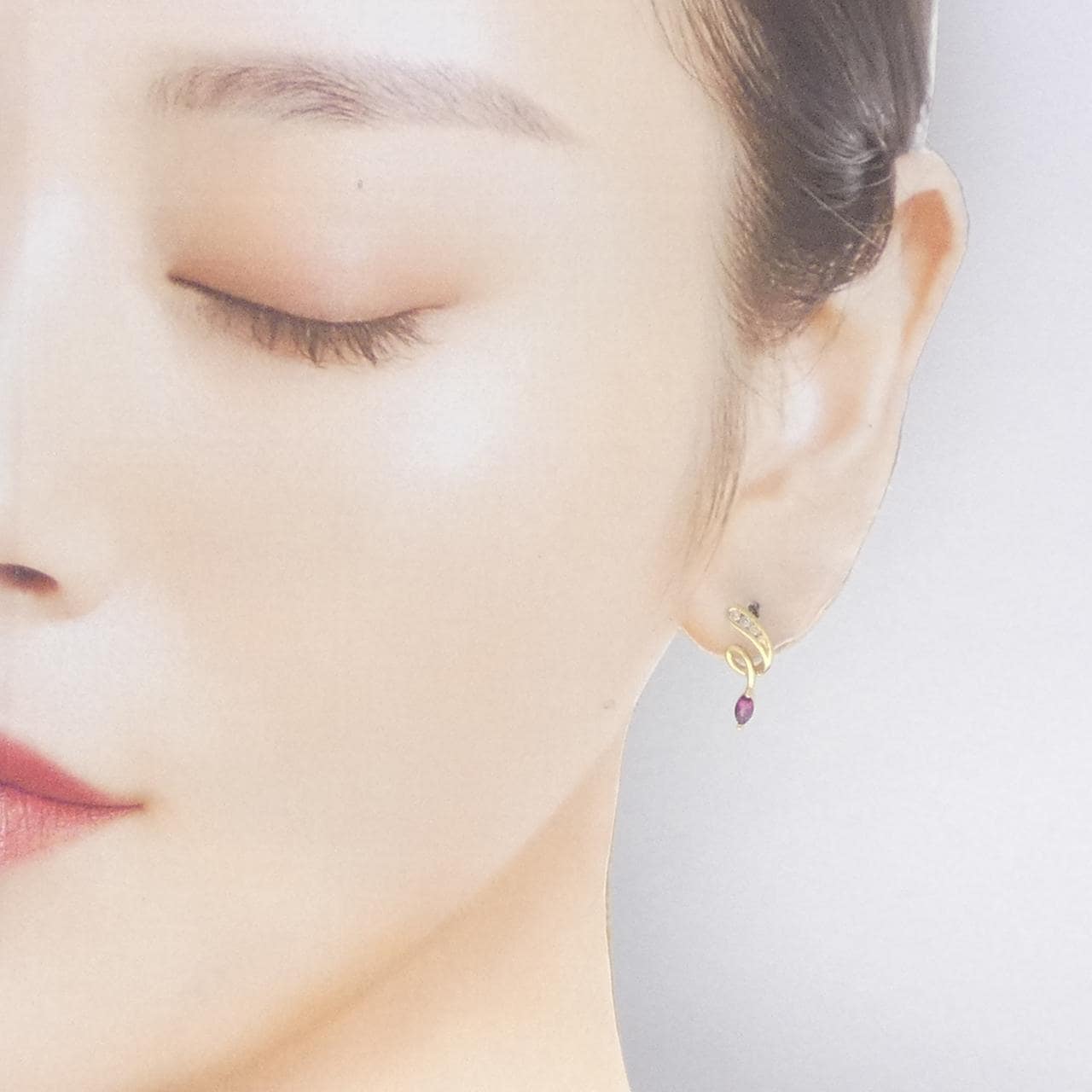 K18YG Ruby Earrings 0.34CT